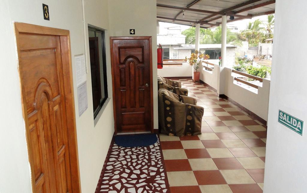 Hostal Arena Negra Puerto Ayora  Ngoại thất bức ảnh